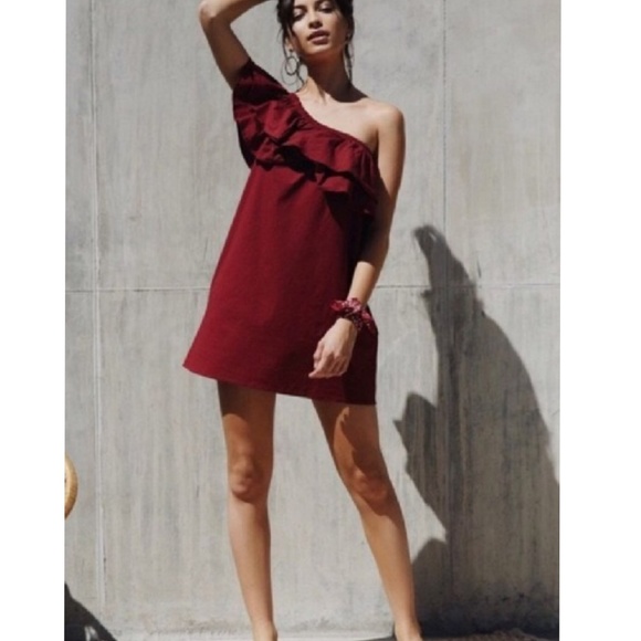 Sincerly Jules Dresses & Skirts - NWT Sincerely Jules
Ruffle Cold Shoulder Dress d2
